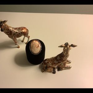 Vintage Cameo pendant or brooch